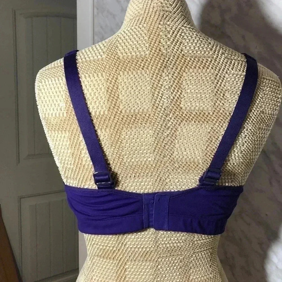 Lululemon Ta Ta tamer Purple - Picture 3 of 5